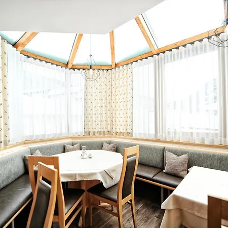 Alpen Boutique Alpetta Nauders